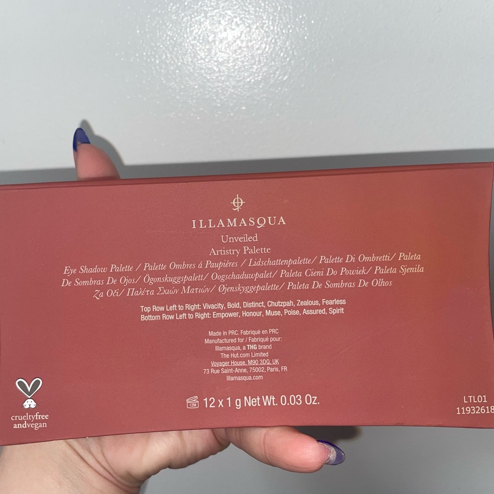Hiii I’m selling this brand new eyeshadow palette that has never been used!!